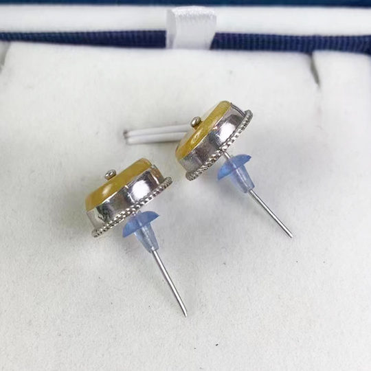 Imported from Nepal, 925 sterling silver inlaid with natural beeswax stud earrings, handmade with exquisite workmanship