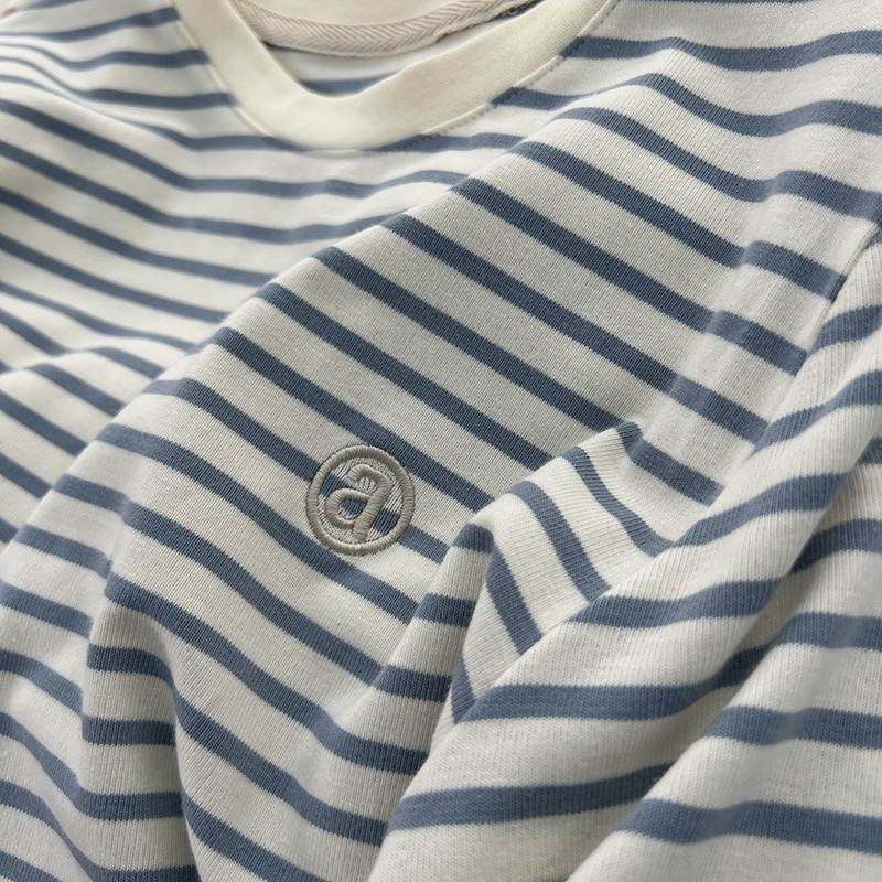 温柔蓝色条纹t恤短袖女2024新款夏季设计感刺绣宽松休闲圆领上衣