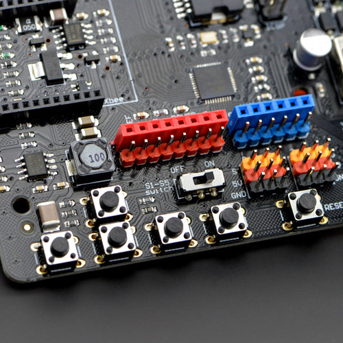 DFRobot RoMeo多合一微型控制器集成电机驱动传感器兼容Arduino - 图1