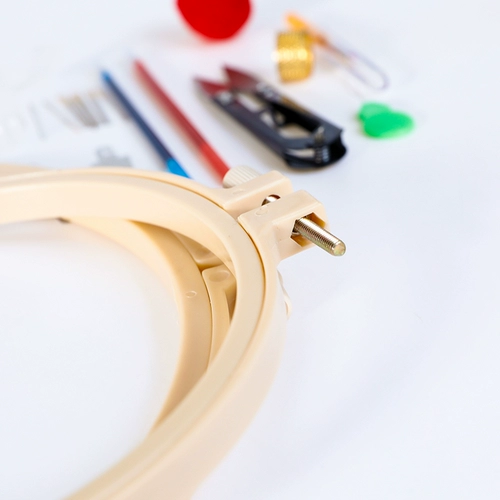 Набор инструментов ручной работы, с вышивкой