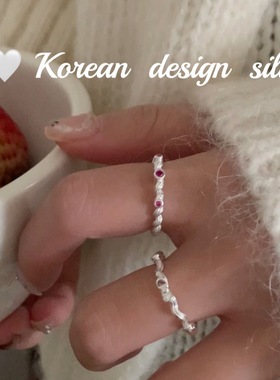 韩国秋冬轻奢新款银饰 S925纯银竖条纹麻花红锆石戒指叠戴高级感