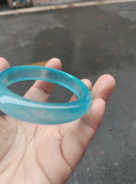 天然冰种海蓝宝蓝水扁条玉镯石英岩玉石手镯玉镯子女款