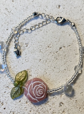 茵娜原创 简约复古干枯玫瑰捷克轻奢串珠手链 小众设计饰品