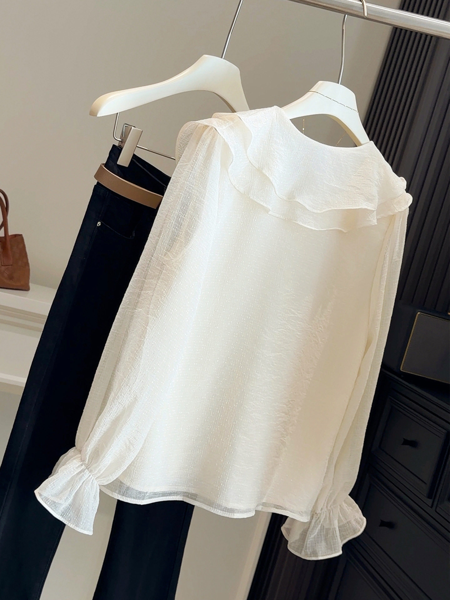 甜美气质荷叶边波点雪纺衬衫女春夏设计感纯色喇叭袖长袖打底衬衣,淘宝优惠券,粉丝福利购,淘宝优惠卷