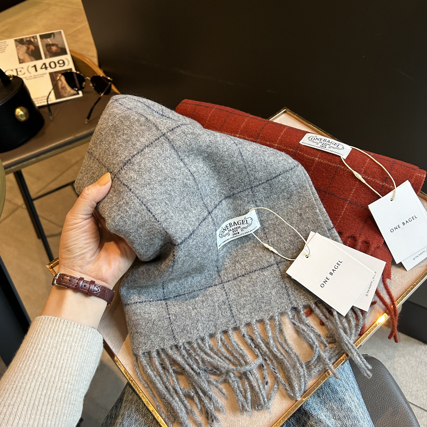 韩系羊毛围巾女秋冬季2025经典格子披肩两用多功能学生保暖小围脖,淘宝优惠券,粉丝福利购,淘宝优惠卷