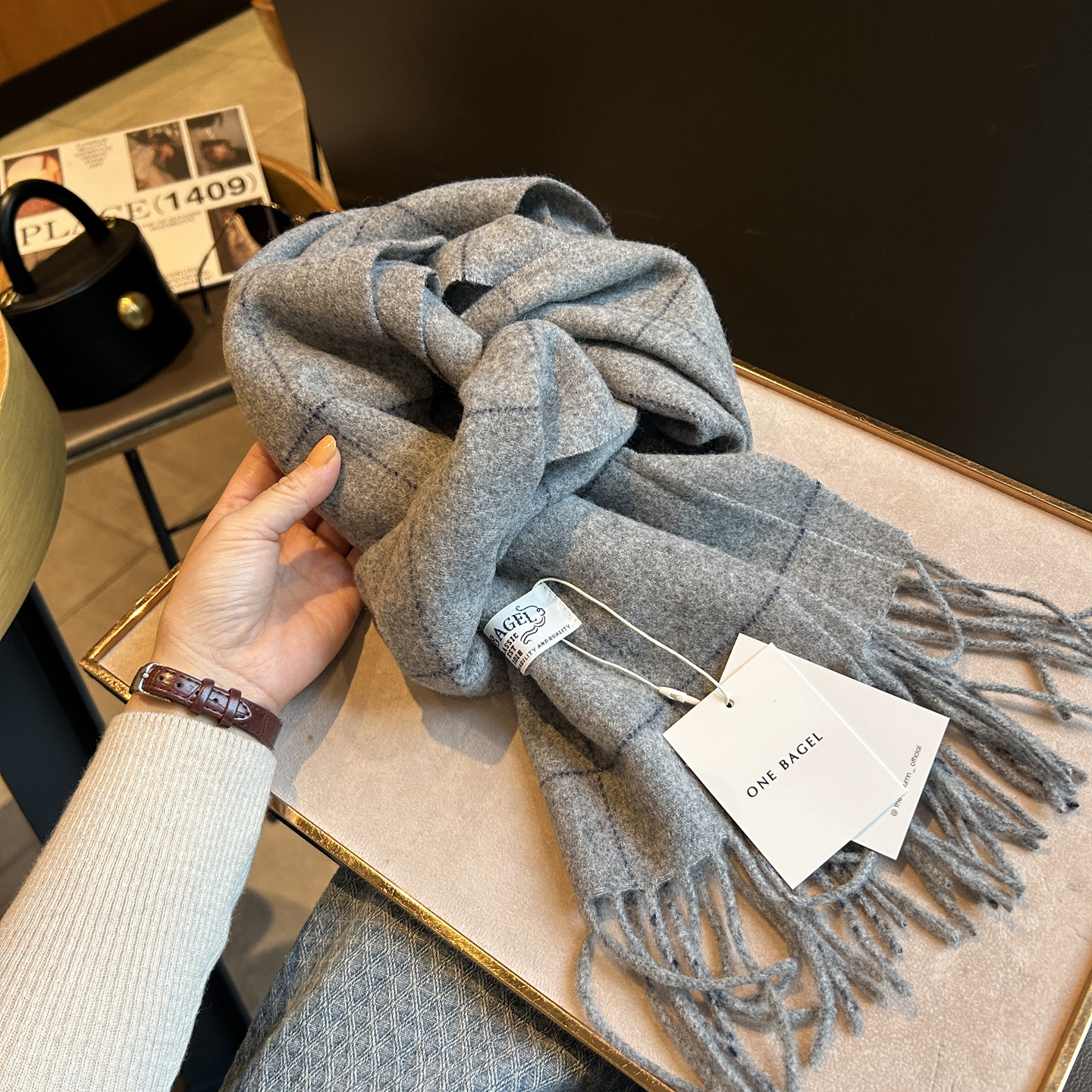 韩系羊毛围巾女秋冬季2025经典格子披肩两用多功能学生保暖小围脖,淘宝优惠券,粉丝福利购,淘宝优惠卷