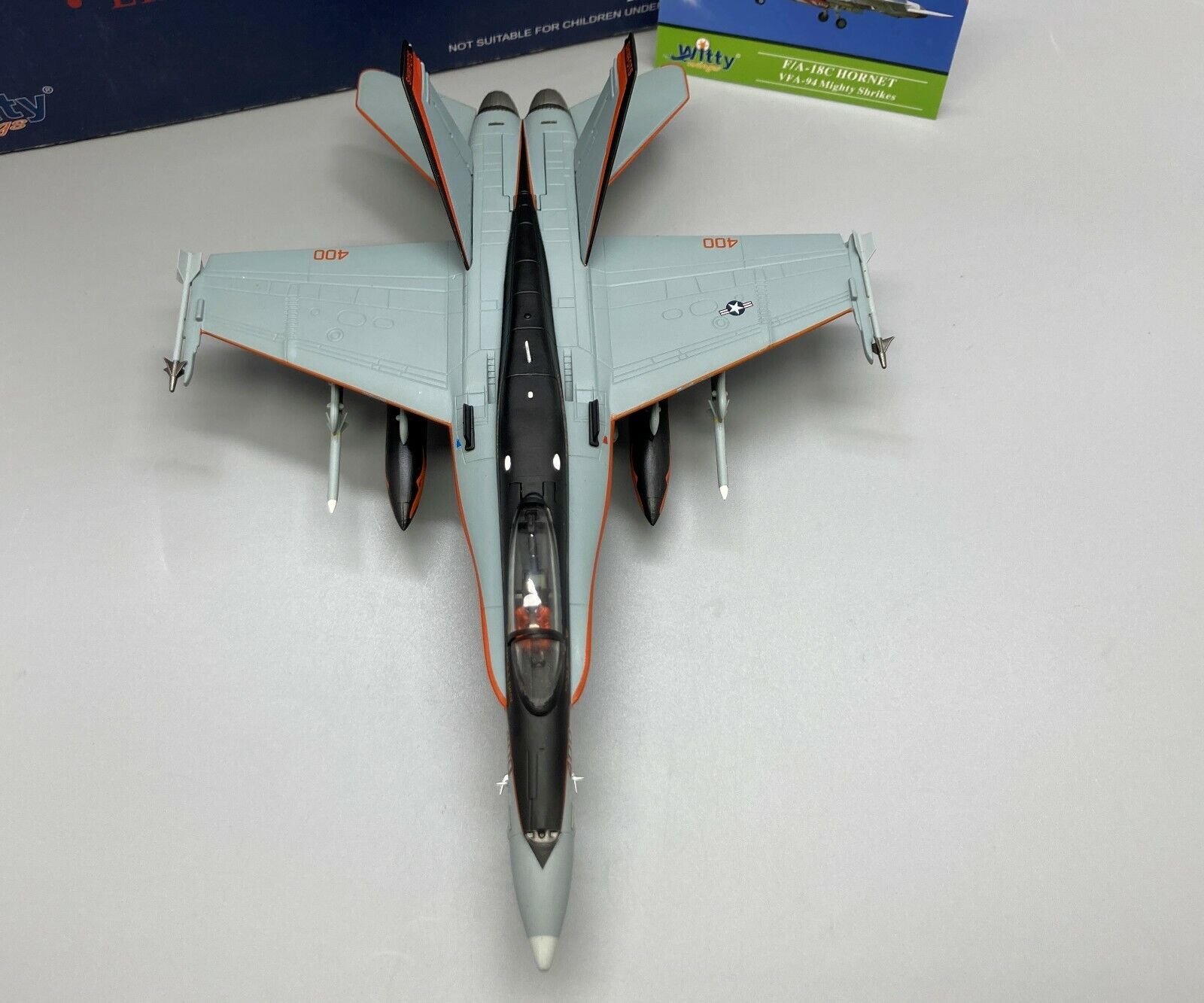 Witty 美国海军F/A-18C大黄蜂战斗机 VFA-94中队 F18飞机模型1/72 - 图2