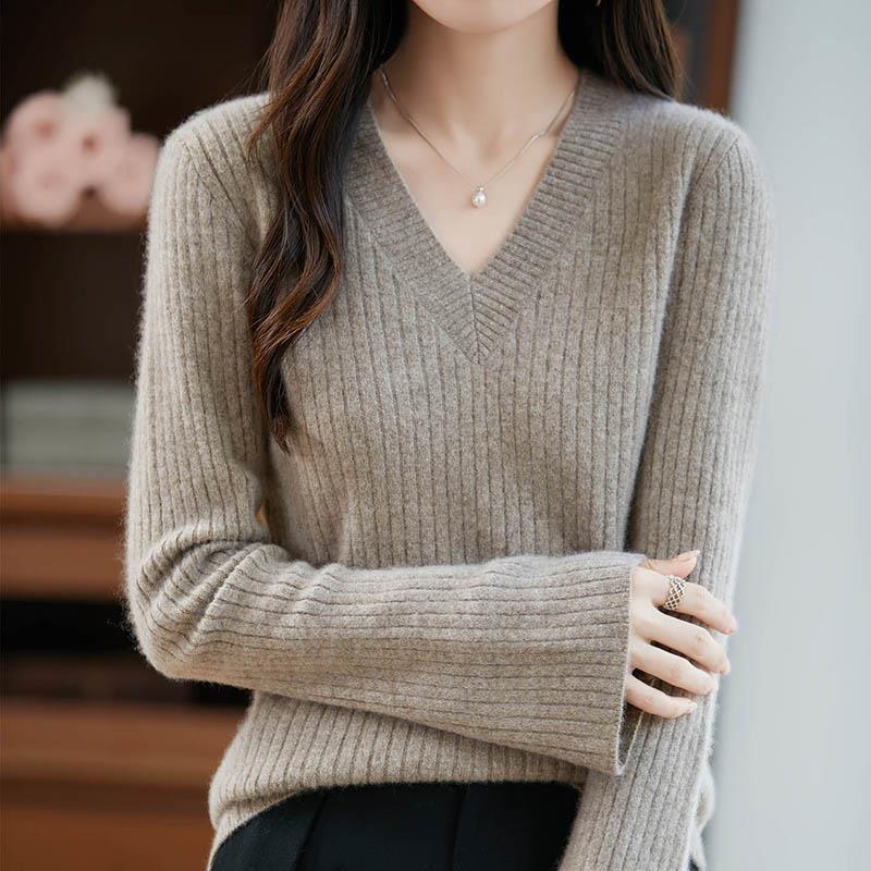 秋冬新款100%纯羊毛衫女V领短款针织毛衣喇叭袖显瘦时尚套头上衣 - 图1