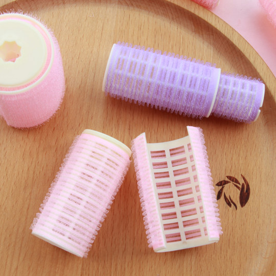 Air bangs curly hair style eight-shaped roller with inner buckle