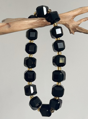 天然黑玛瑙手链男女 弹力绳款黑色玛瑙手串