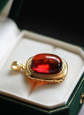 天然净水血珀大蛋面吊坠