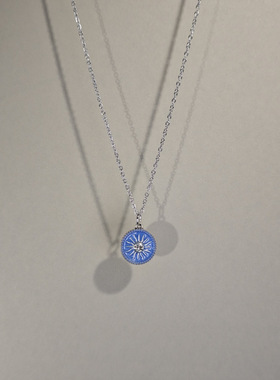 蓝色圆牌太阳吊坠项链女生锁骨链
