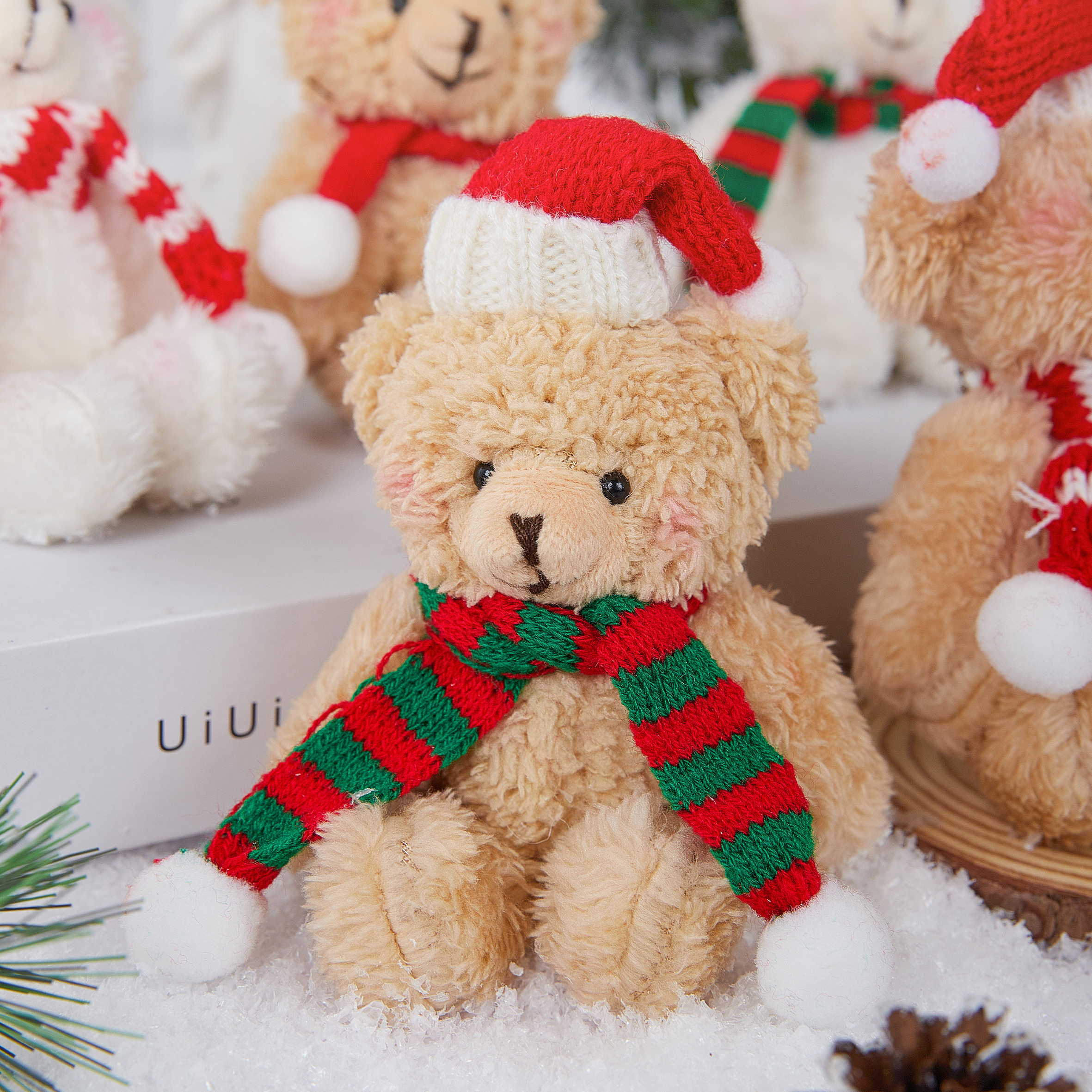 圣诞节卡通毛绒围巾圣诞帽小熊蛋糕装饰摆件圣诞新年礼物节日装扮,淘宝优惠券,粉丝福利购,淘宝优惠卷