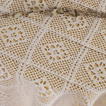 Retro pastoral hollow hand-crocheted lace picnic tablecloth dining table small round square table coffee table plaid tablecloth photo taking