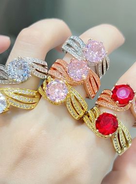 抖音新款热卖3克拉鸽子蛋三世情缘仿莫桑石三排满钻线条戒指