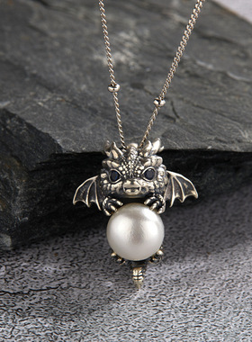 S925纯银天然珍珠彩宝泰银项链复古个性夸张小恶魔抱珍珠吊坠新款