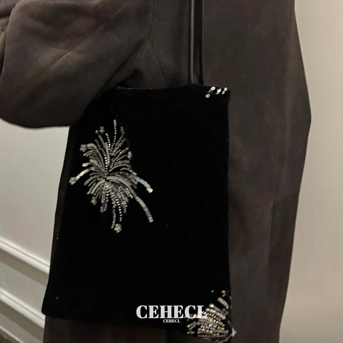 设计师定制！高端丝绒烟花刺绣单肩包女托特包通勤日常购物袋女包,淘宝优惠券,粉丝福利购,淘宝优惠卷