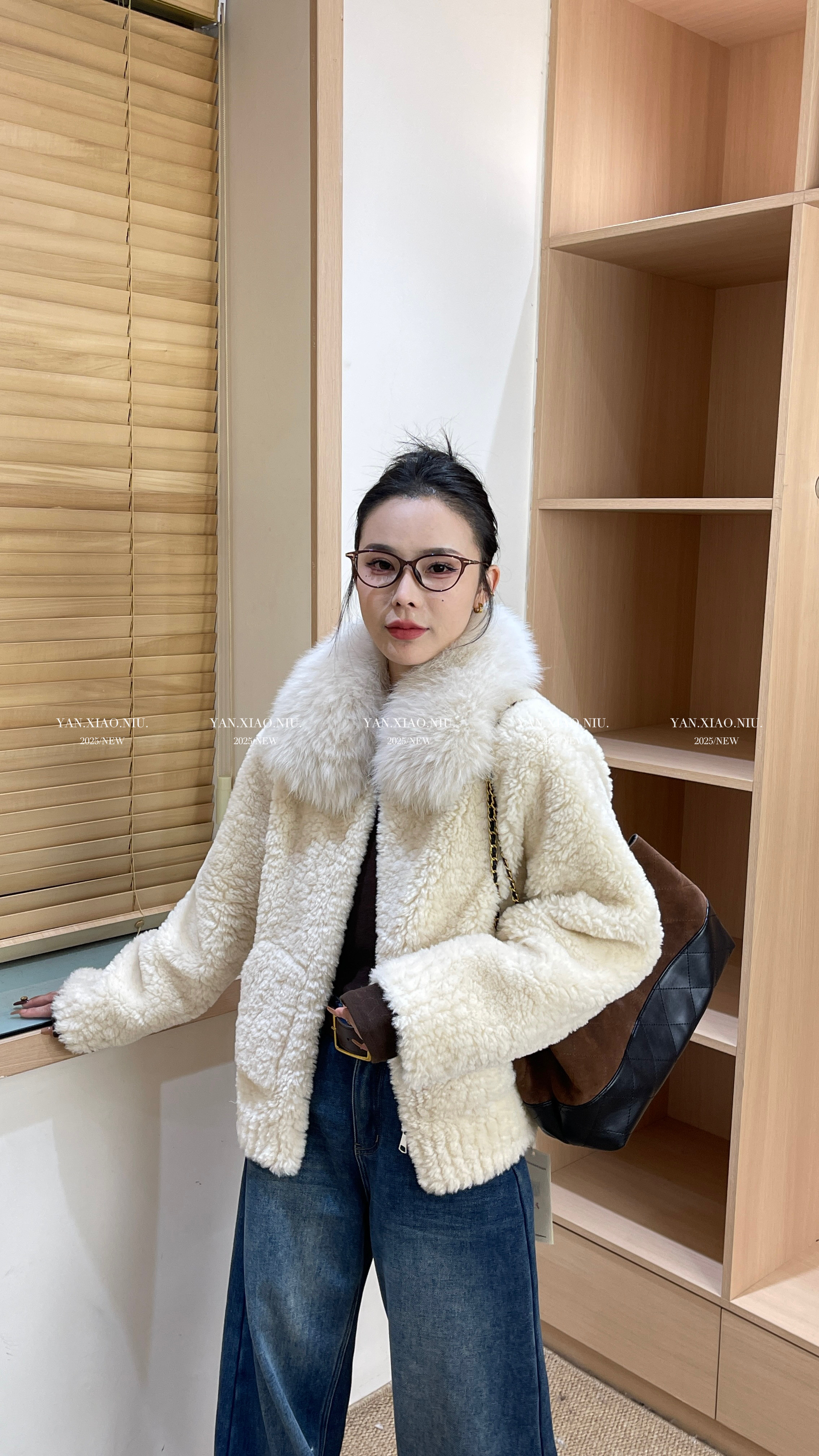 27693冬季韩版气质真毛领宽松显瘦羊羔毛皮毛一体短款休闲外套女,淘宝优惠券,粉丝福利购,淘宝优惠卷