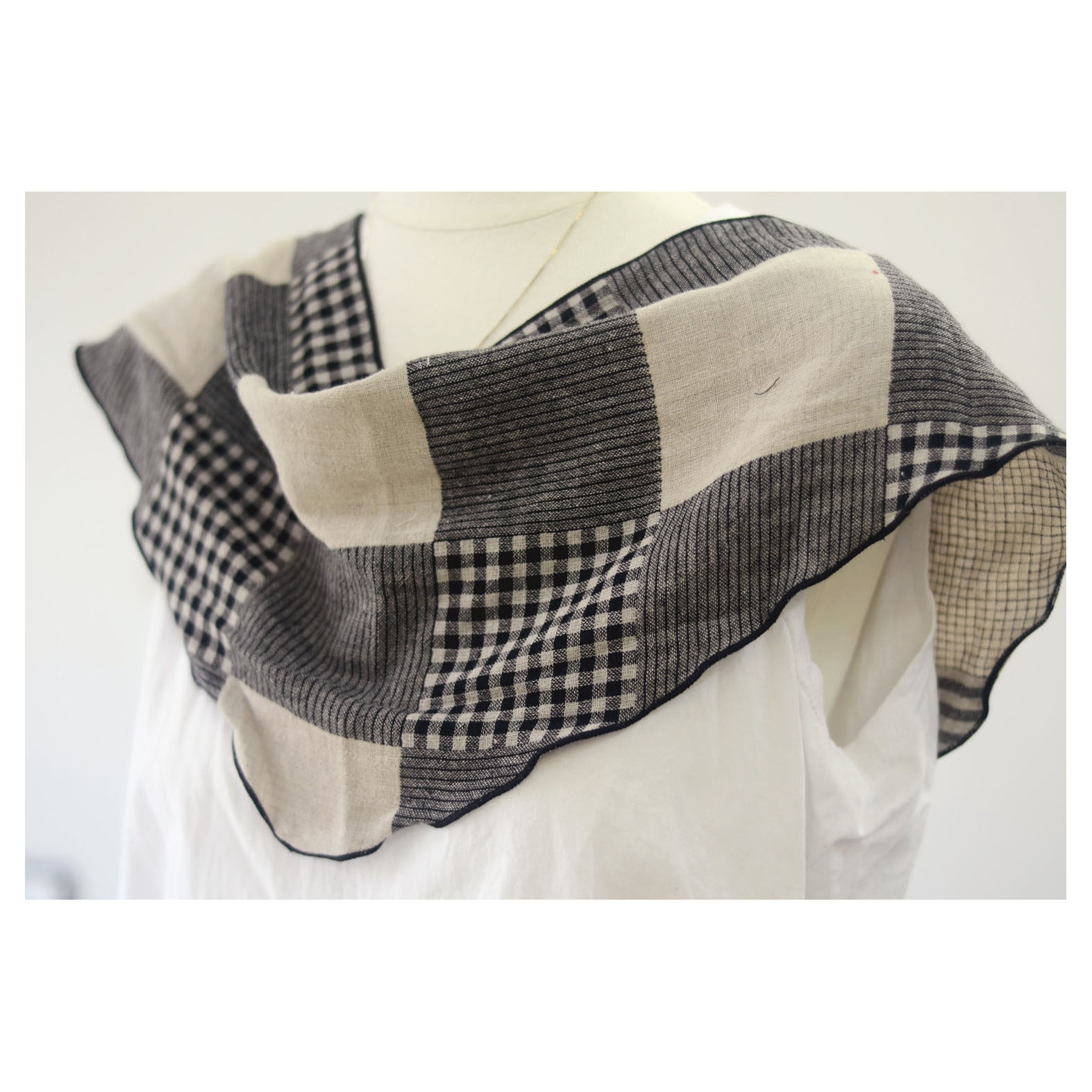 文艺范复古感棉麻格子三角巾 优质双面护颈防风旅行小披肩头巾潮,淘宝优惠券,粉丝福利购,淘宝优惠卷