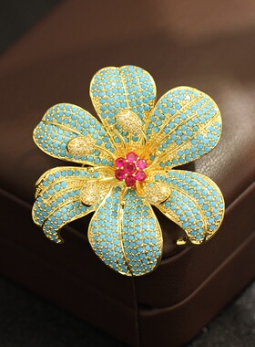 重工满镶绿松石色彩宝花朵胸针