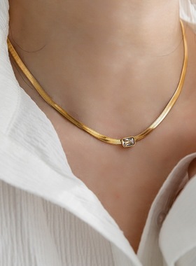 绿水晶扁蛇骨项链女颈链