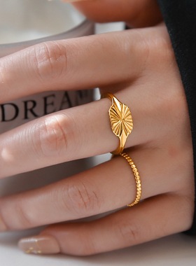 轻奢极简小豆豆金色细戒指