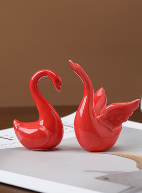 白瓷创意情侣天鹅家居装饰兔子摆件桌面陶瓷工艺品新房结婚小