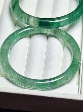 一物一图保真天然精选级绿草莓晶手镯细圆条秀气年轻女款高冰星光