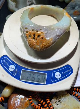 新疆和田玉籽料手镯（58口径，留大量原皮毛孔，带点紫罗兰）