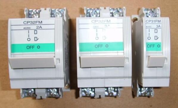 正品富士小型开关CP32FM 1P2P3P 1A2A3A5A7A10A15A-30A 31TM 33FS - 图1