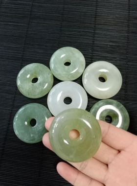 大号玉石平安扣淡绿色有水头平安扣吊坠岫玉平安扣绿色玉石有现货