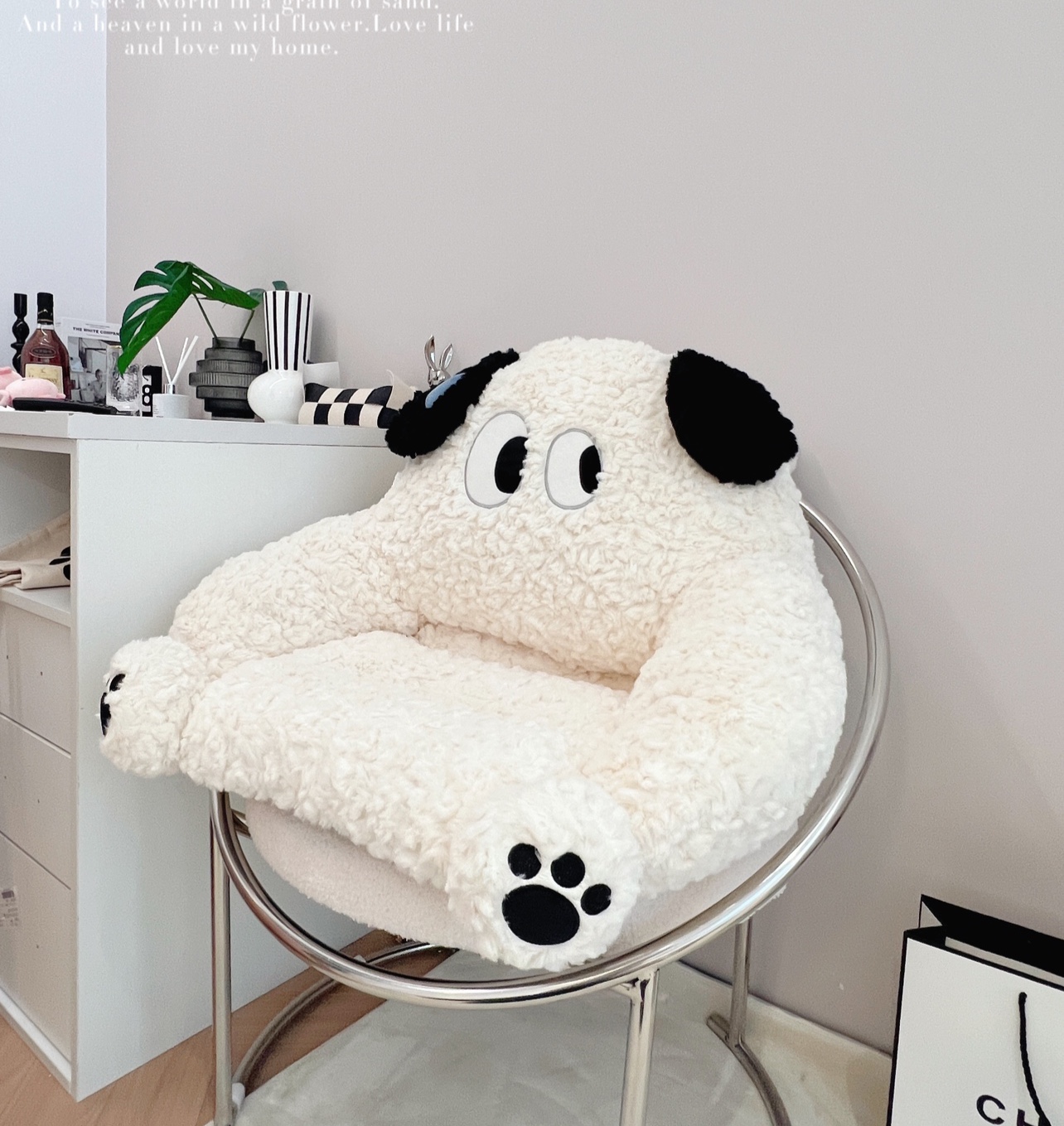 毛绒加厚黄熊草莓熊板凳座椅全包保暖坐垫靠垫宿舍靠垫办公室椅垫