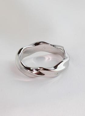 新款钛钢莫比乌斯环情侣戒指