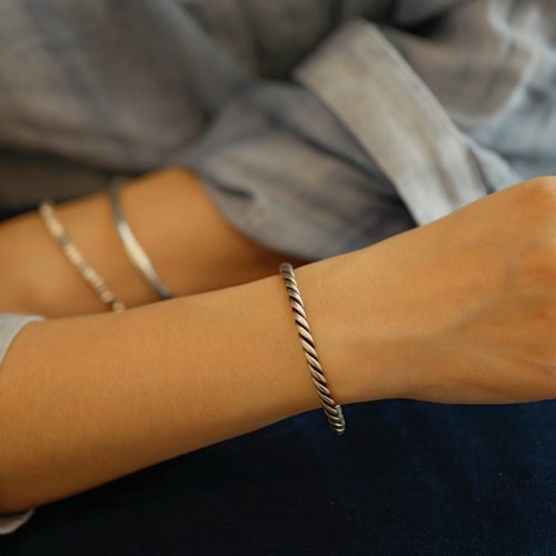 [麻花]熙素麻花银手镯女绞丝开口复古做旧三股辫扭花999足银镯子 - 图2