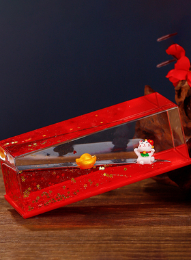 喜庆红流动水液体招财猫亮片长方体油滴沙漏减压桌面摆件节日礼物