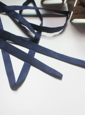 无忧渡木偶凤伍娘张子鑫红色项带