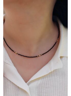 法式极细黑尖晶小金珠短款项链