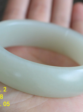 n柔黄色调浑厚老熟的白玉籽料