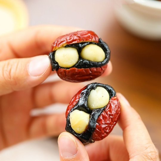 Handgefertigter, reichhaltiger Jujube-Stern im gleichen Stil mit reichhaltiger Jujube