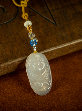 【秒杀】文玩精品天然原矿荔枝白玛瑙雕笑脸弥勒佛设计车包挂包邮