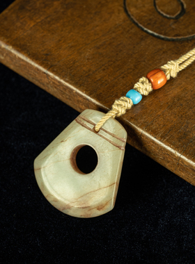 【秒杀】天然老坑和田玉细腻油润仿古老造型吊坠车包挂件 包邮