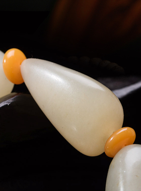 籽料手串细腻天然和田玉