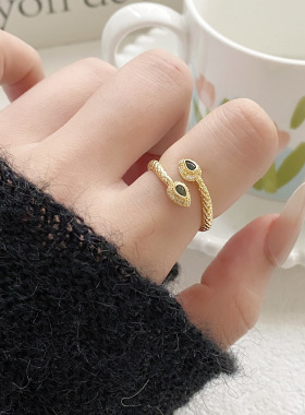 冷淡风双头灵蛇戒指女复古精致潮流设计感镶绿纳米锆开口手饰饰品