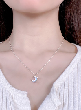 ins时尚浅蓝水晶月亮吊坠项链女士简约文艺小众设计感百搭锁骨链