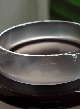 纯天然巴西玛瑙玉髓水晶饰品手镯