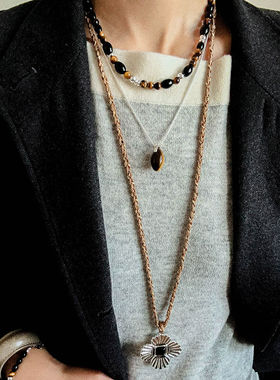 复古金属肌理扶桑花项链