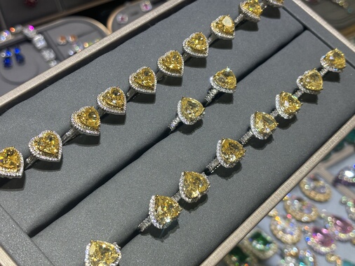 旺财转运戒指女天然黄蓝宝戒指925银精工镶嵌颜色超好火彩爆闪