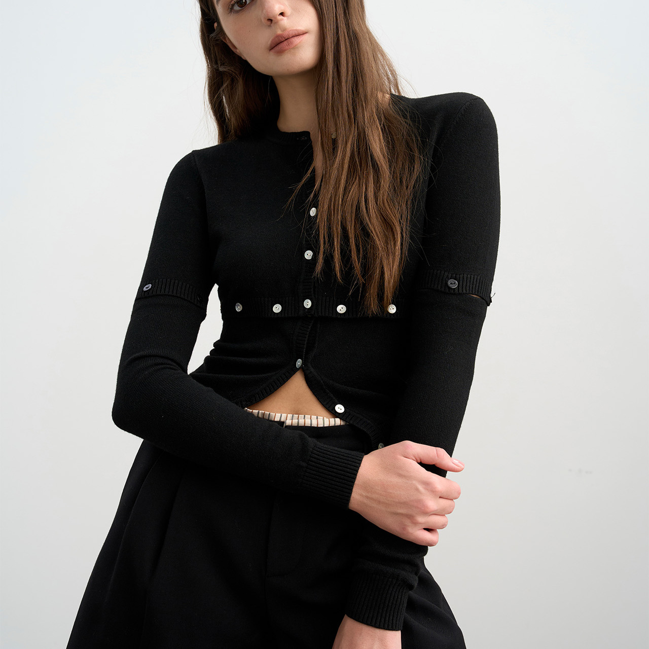 【PINI 17长期主义】AW25 黑色解构显瘦羊毛针织衫  秋冬百搭款 - 图0