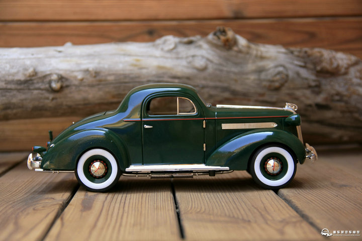 特价 西格耐 庞蒂克 1936 pontiac deluxe1:18老爷车合金汽车模型