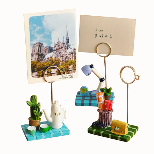 Cartoon creative message clip peeing ornament photo